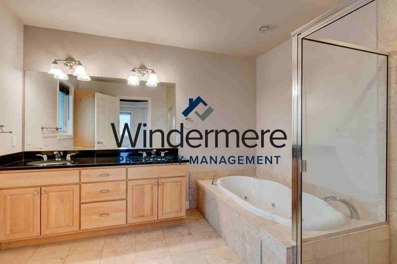 1191 Se Dock St - Photo 3 of 26