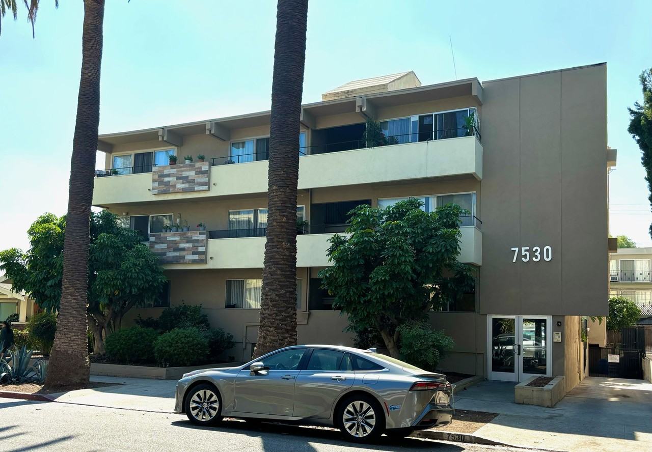 111 - 7530 Hampton Ave - Photo 2 of 2