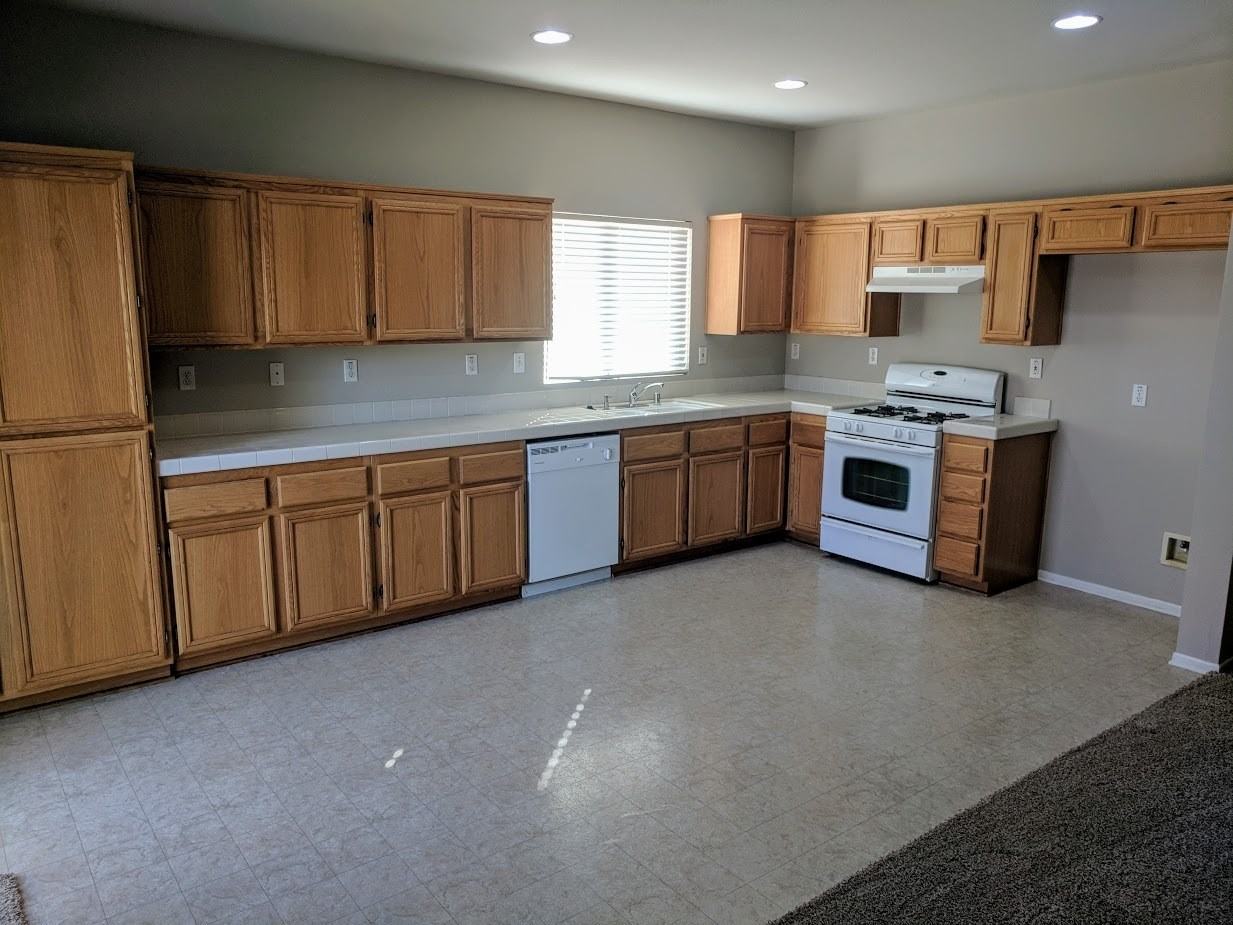 29250 Derby Dr - Photo 6 of 14