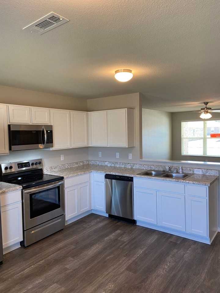 1660 Isabella Rd - Photo 7 of 20