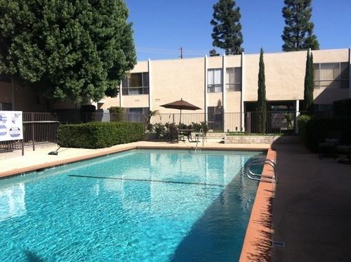 LINDLEY APTS - LINBRA, LP - Photo 2 of 23