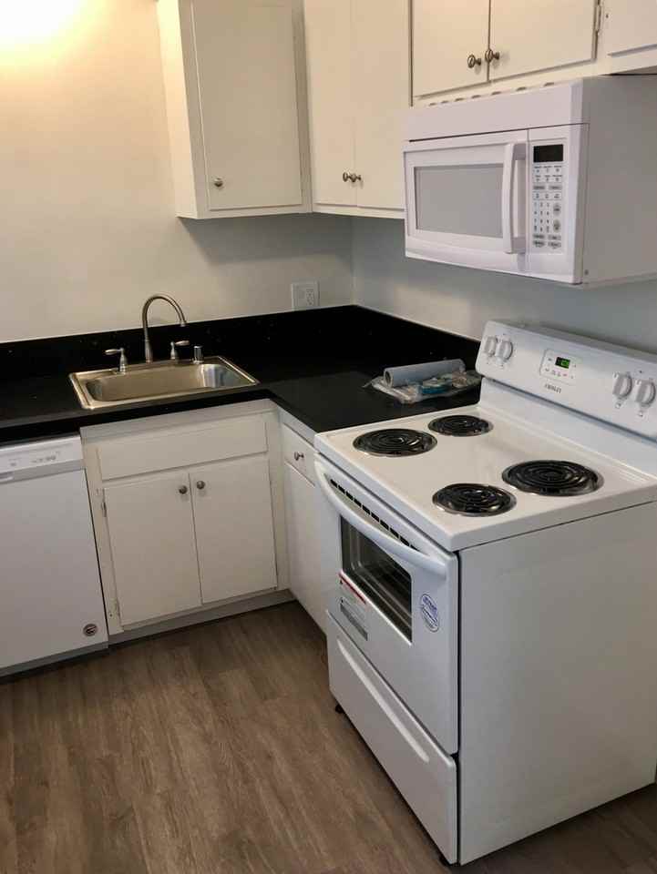 LINDLEY APTS - LINBRA, LP - Photo 5 of 23