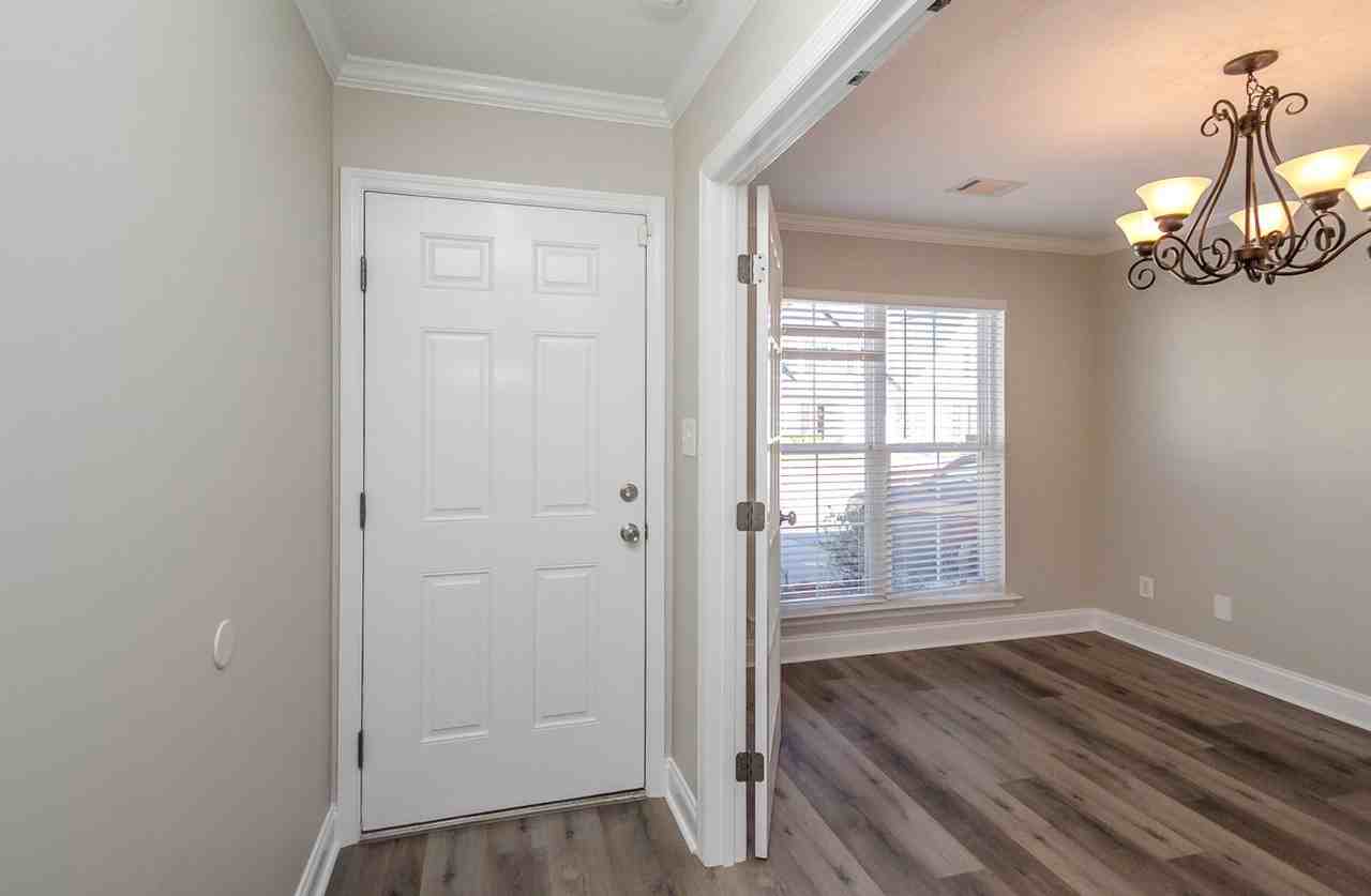 823 Landing Dr - Photo 5 of 38