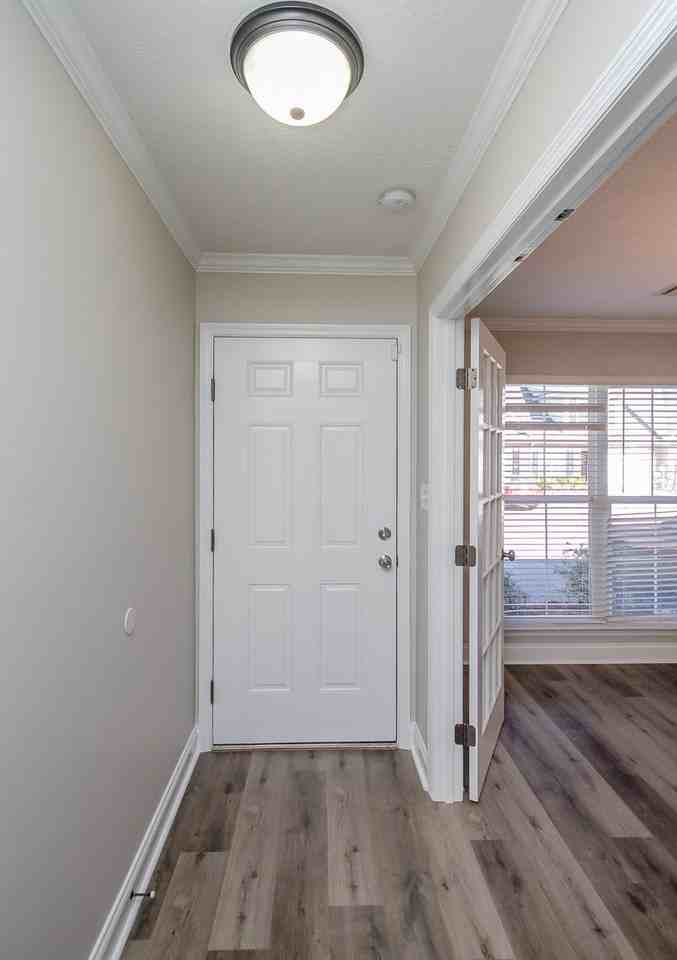 823 Landing Dr - Photo 6 of 38