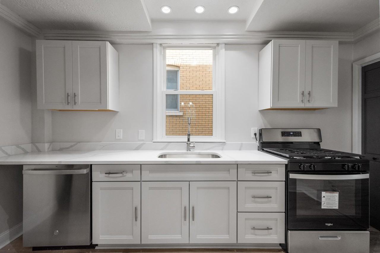 1624 Rutherford Ave - Photo 6 of 32