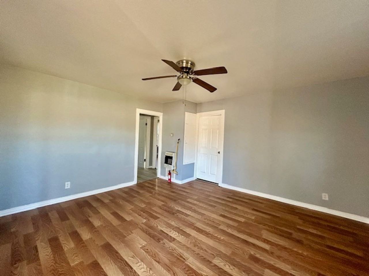3413 W 70th St - Photo 2 of 9