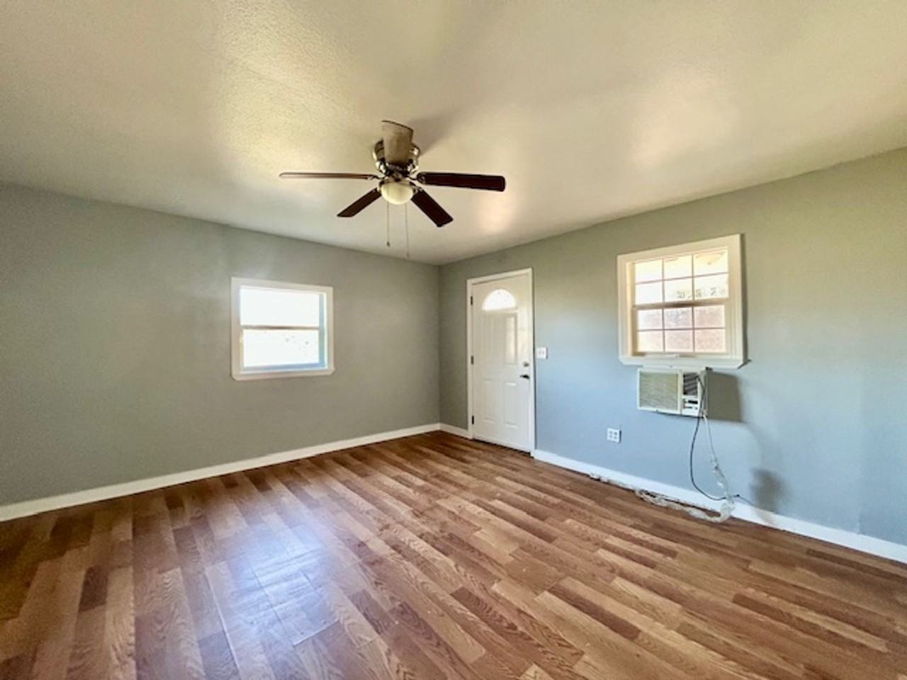 3413 W 70th St - Photo 3 of 9