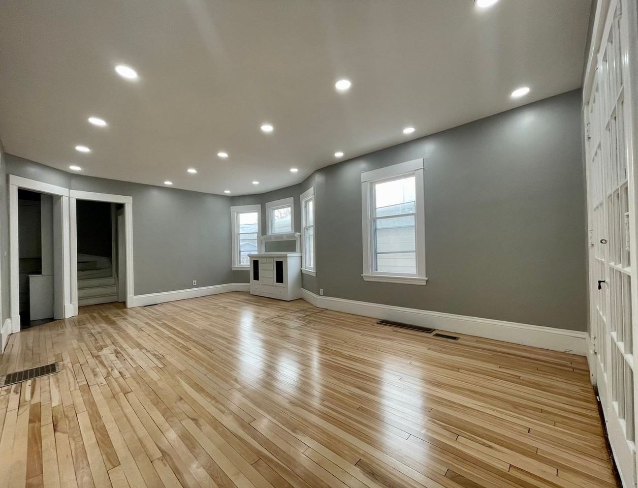 3617 Harriet Ave - Photo 3 of 9