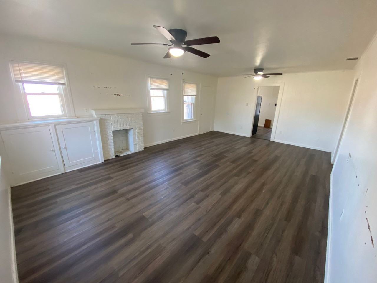 1901 26th St - Photo 2 of 10