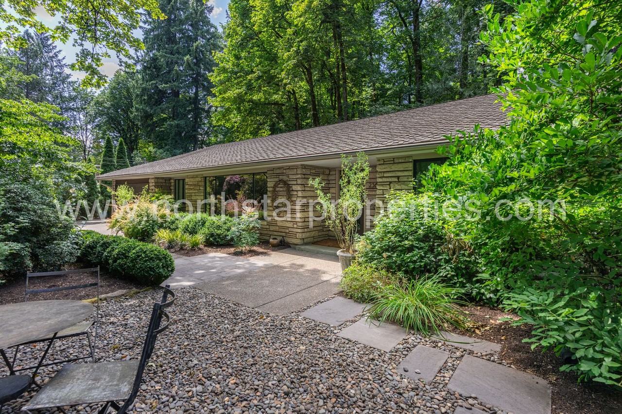 236 Pine Valley Rd - Photo 4 of 42