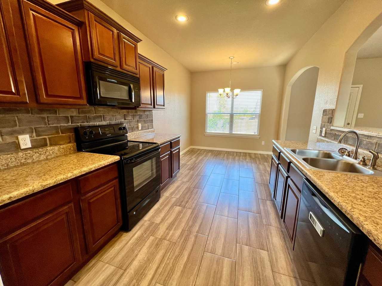 615 Ridge Point Drive - Photo 7 of 29