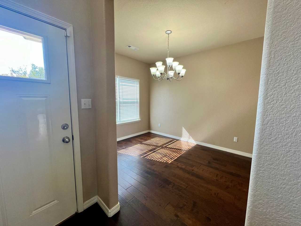 615 Ridge Point Drive - Photo 4 of 29