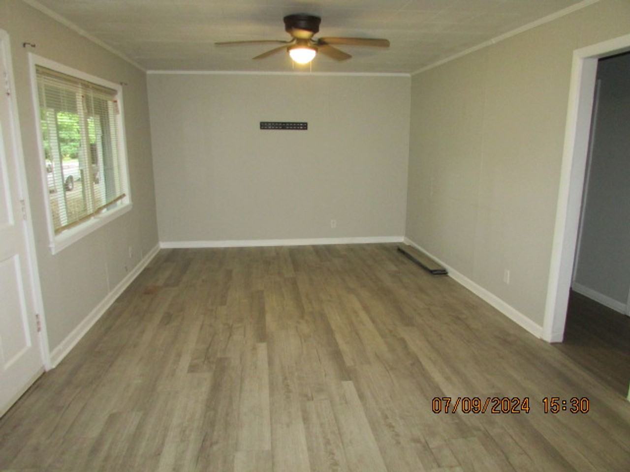 4246 Whitney Dr - Photo 3 of 15