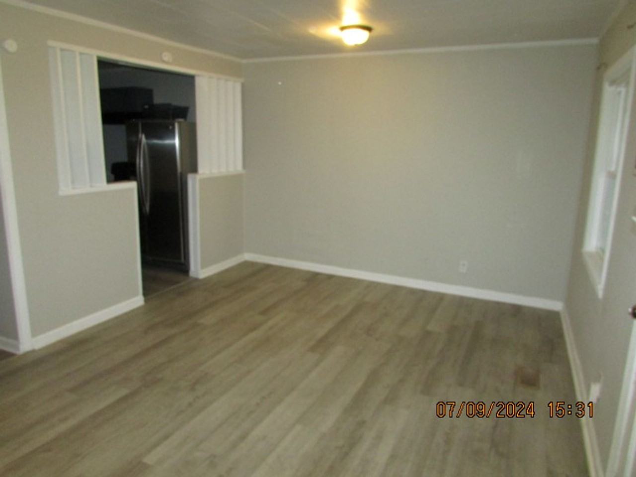 4246 Whitney Dr - Photo 4 of 15