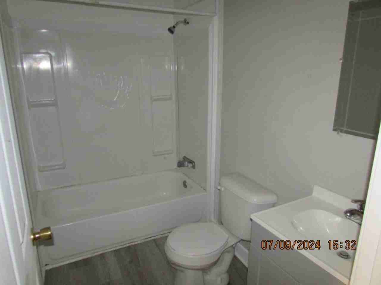 4246 Whitney Dr - Photo 7 of 15