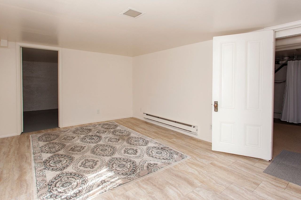 359 W 11th St - Photo 5 of 17