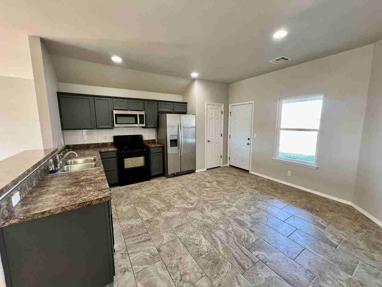 5889 E 148th Pl S - Photo 6 of 22