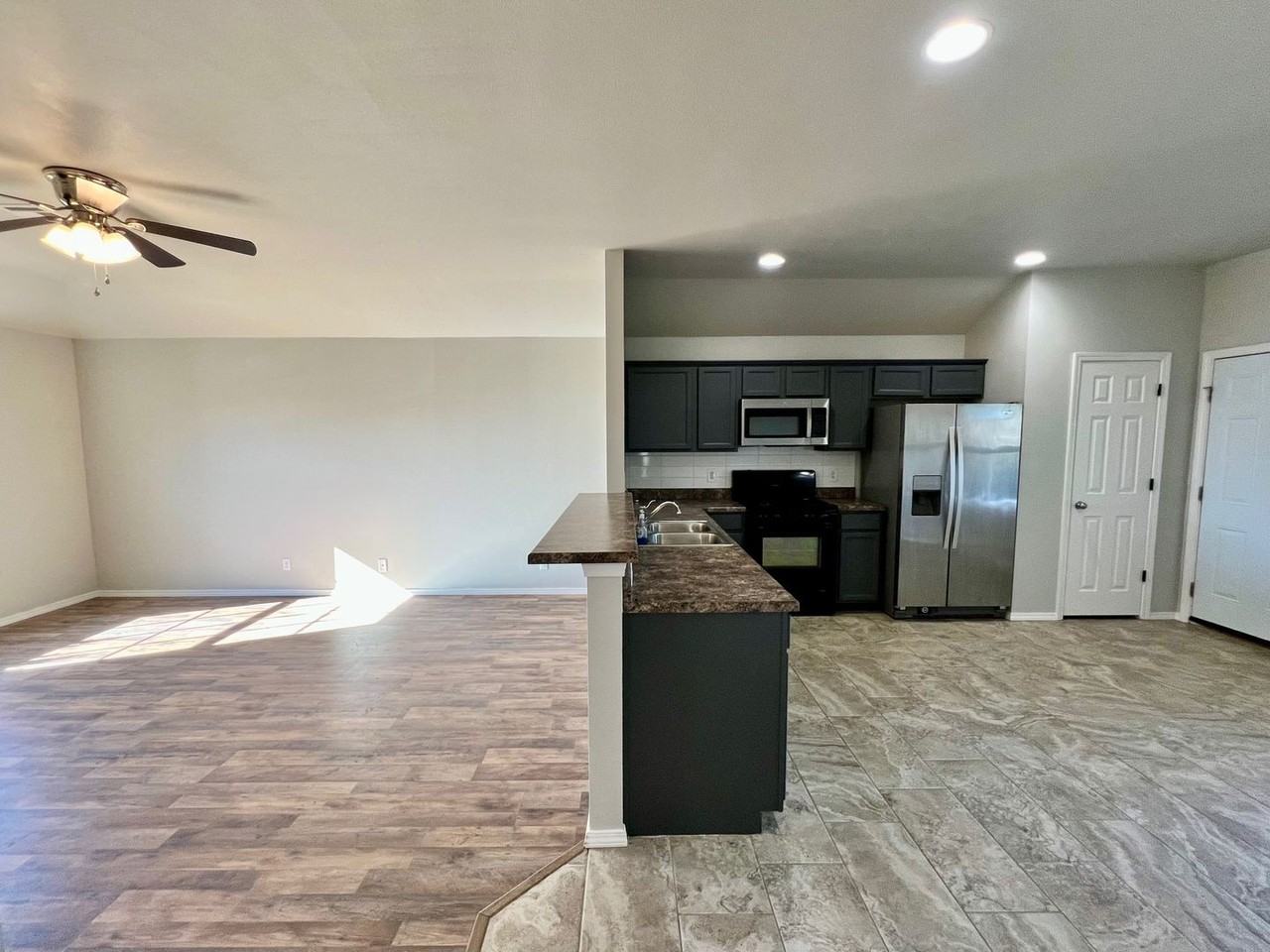 5889 E 148th Pl S - Photo 7 of 22