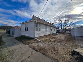 featured image of 406 W 16th St