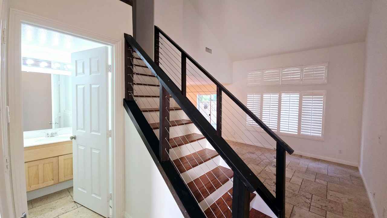 19005 Canyon Circle Dr - Photo 2 of 18