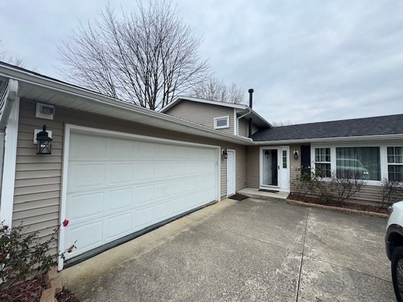 6619 Rosedale Dr - Photo 2 of 28