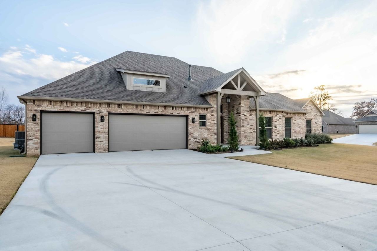 1340 E Teresa Ave - Photo 2 of 26