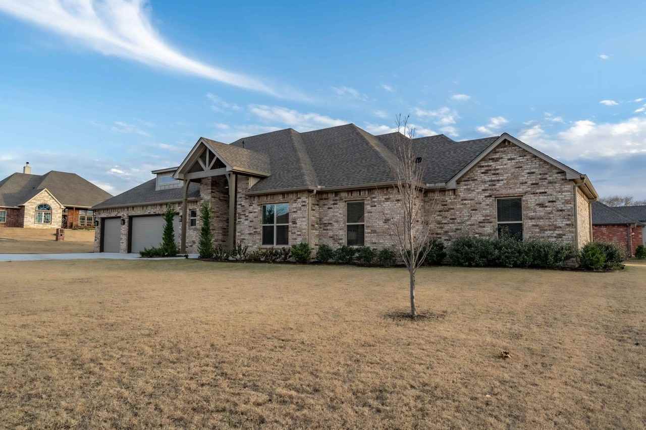 1340 E Teresa Ave - Photo 3 of 26