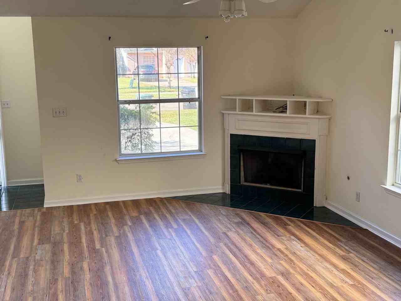 2511 Golden Park Ln - Photo 4 of 13
