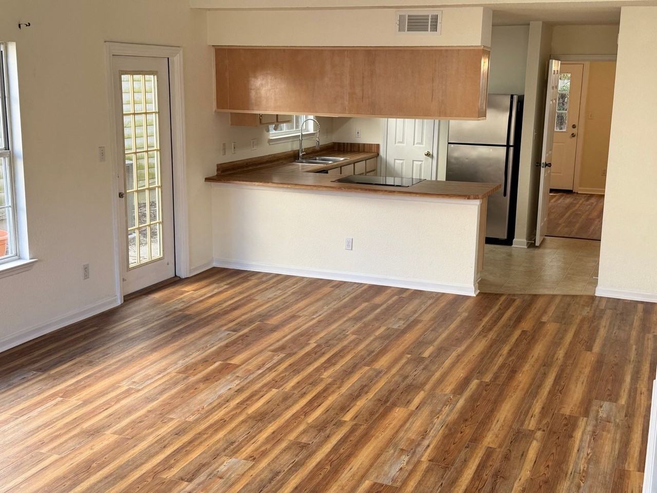2511 Golden Park Ln - Photo 5 of 13