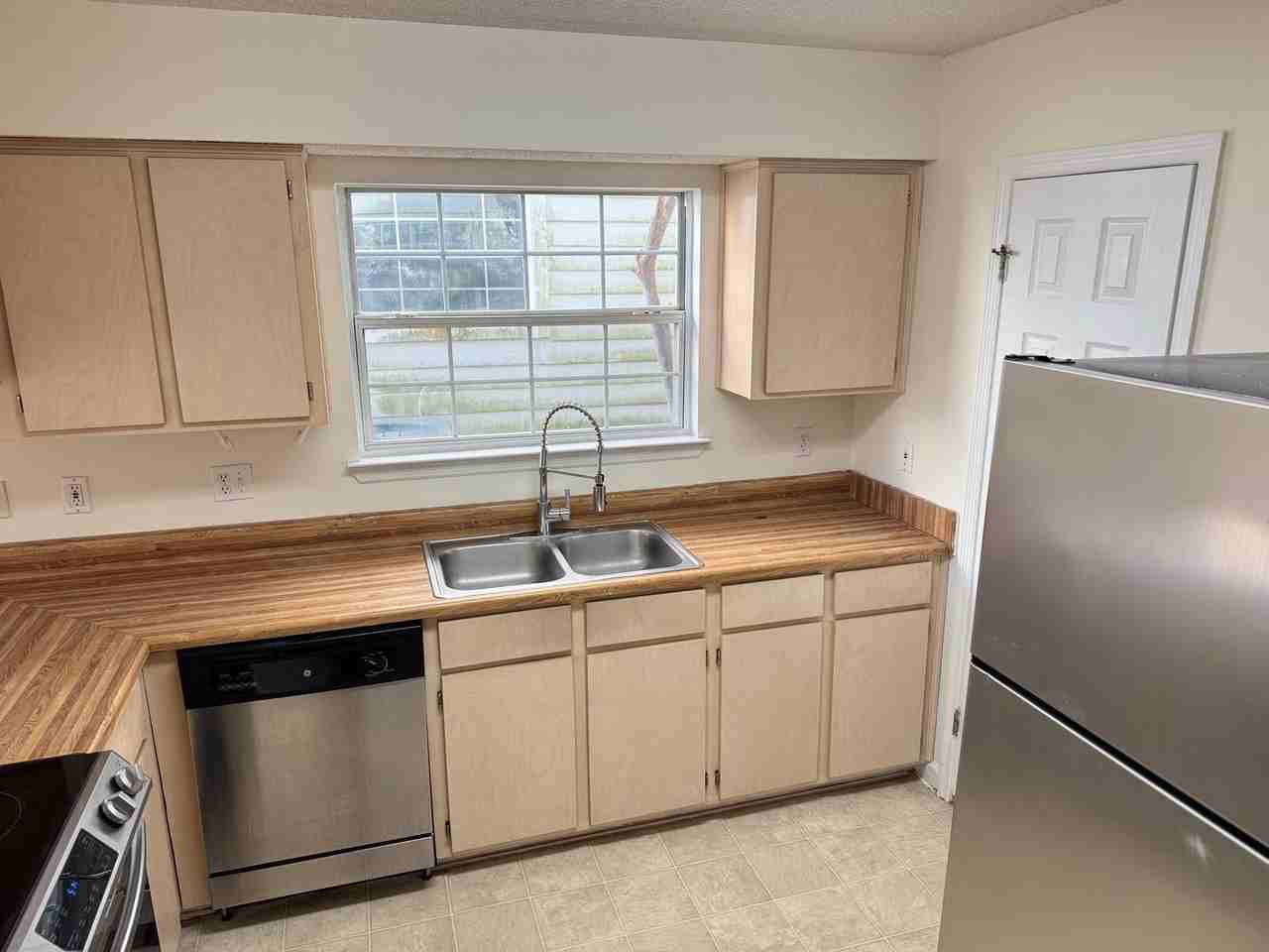 2511 Golden Park Ln - Photo 7 of 13
