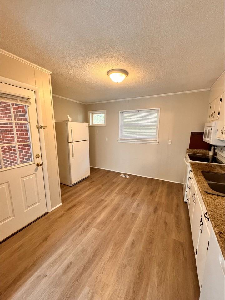 1309 Gadd Rd - Photo 3 of 10