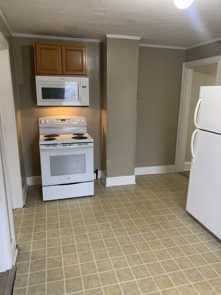 401 E Hanover St - Photo 2 of 9