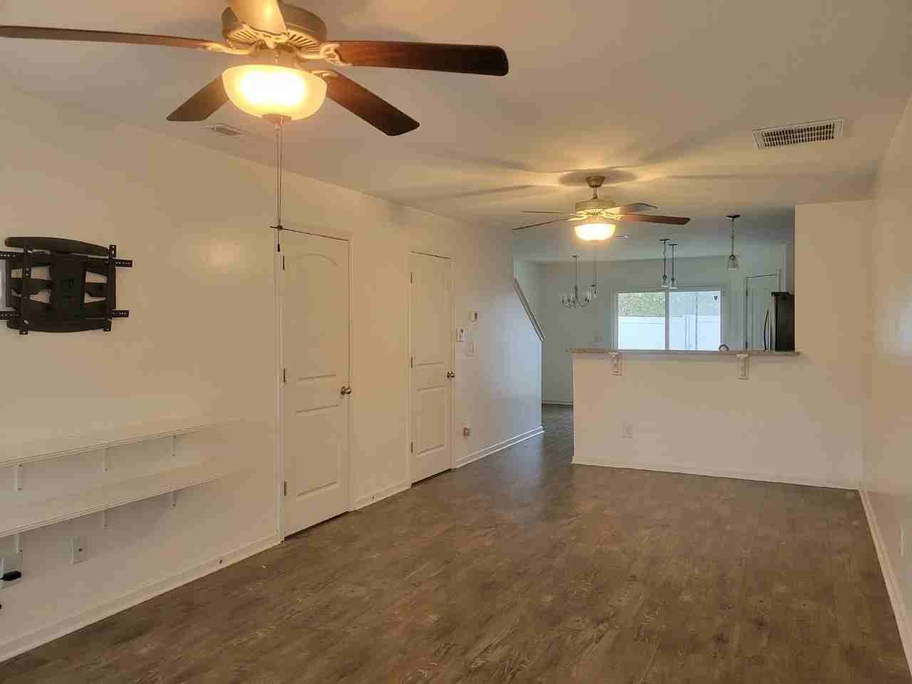 202 Cobblestone Place Dr - Photo 2 of 16