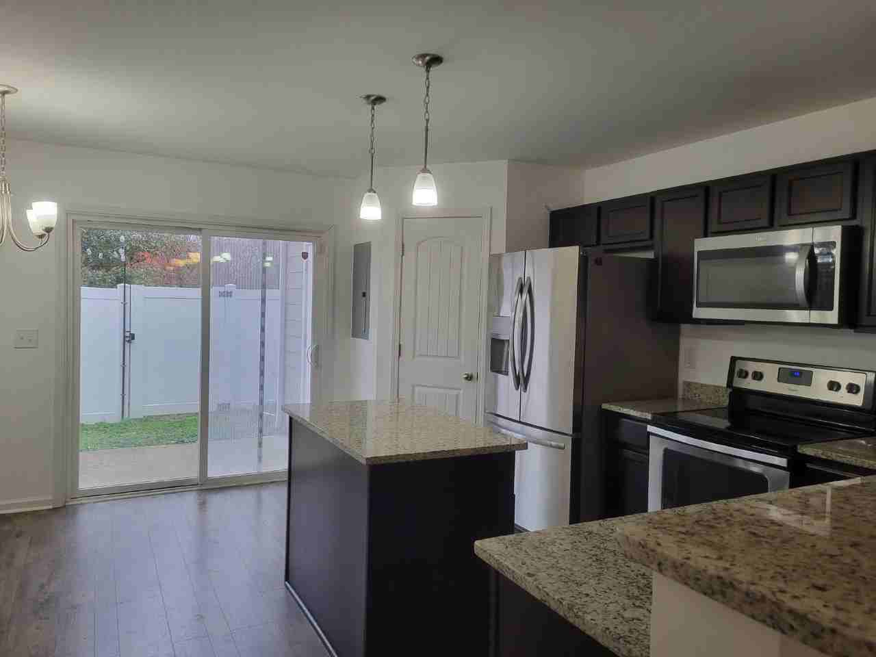 202 Cobblestone Place Dr - Photo 5 of 17