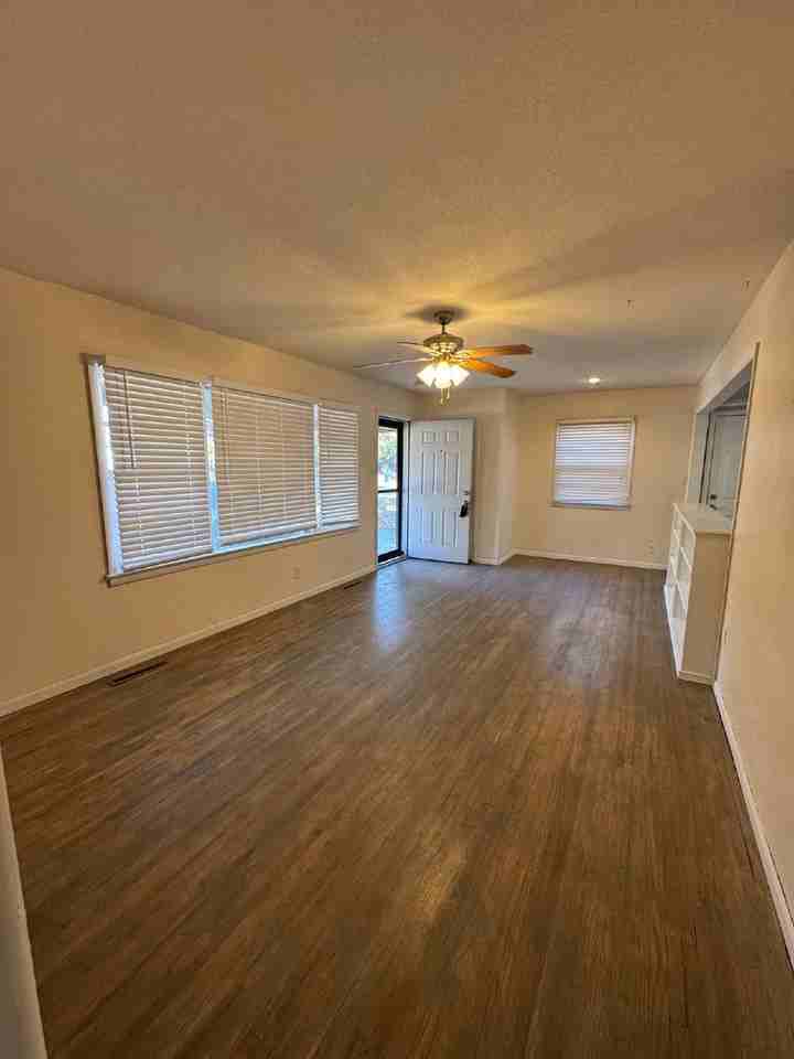740 S Kokomo Ave - Photo 3 of 16