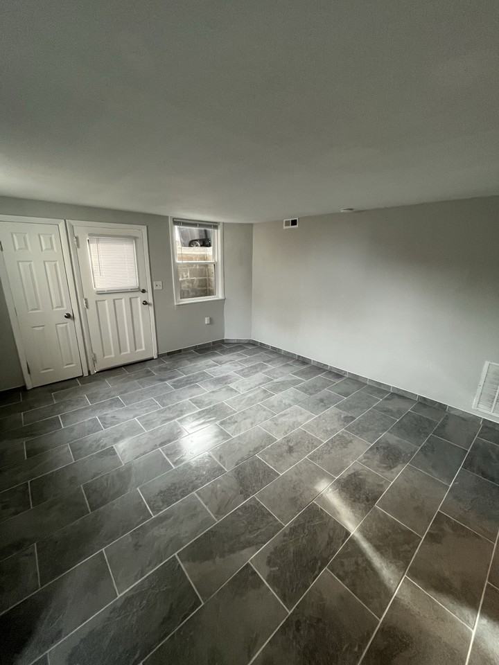 1136 S 31st St #4 - Photo 7 of 12