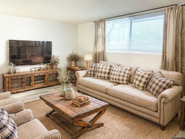 Large 1 Bedroom Apartment in Rocky Mountain House! - Photo 2 of 6