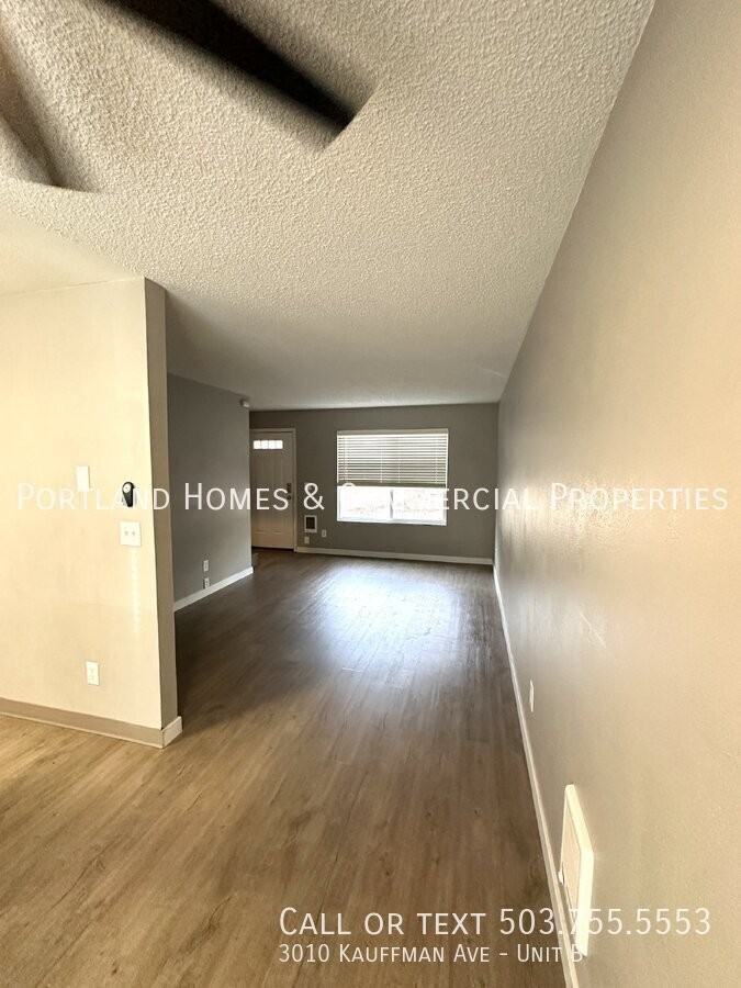 3010 Kauffman Ave Apt B - Photo 4 of 22