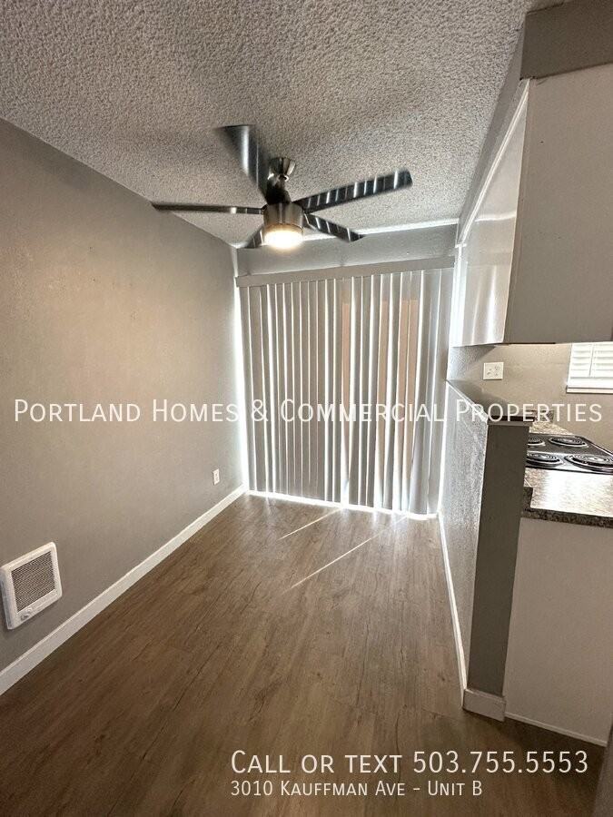 3010 Kauffman Ave Apt B - Photo 5 of 22