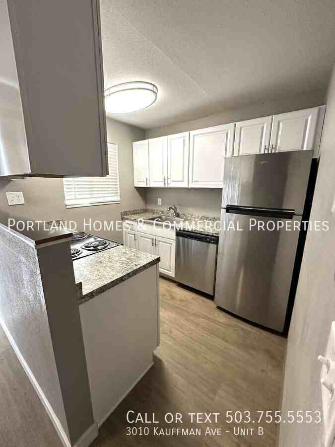 3010 Kauffman Ave Apt B - Photo 6 of 22