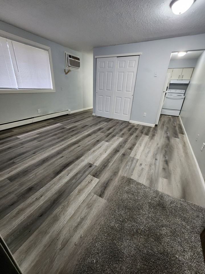 Clark St Apartments - Photo 5 of 34