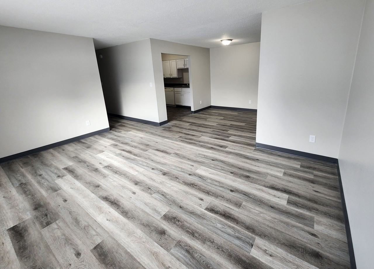 Clark St Apartments - Photo 6 of 34