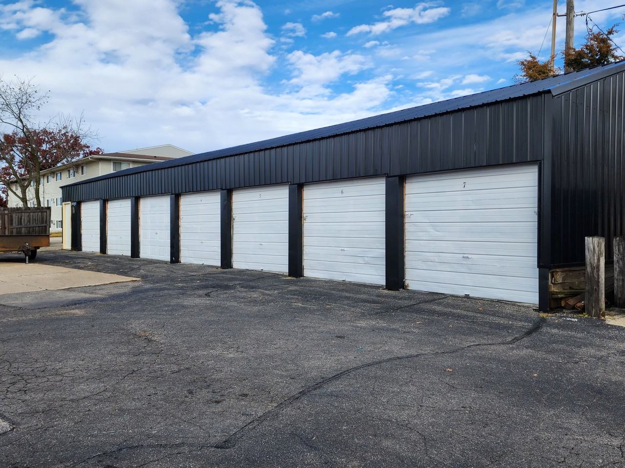 Clark St Apartments - Photo 7 of 34