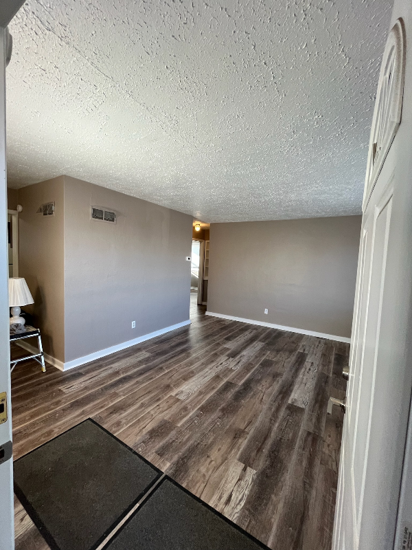 224 Dersam St - Photo 3 of 14