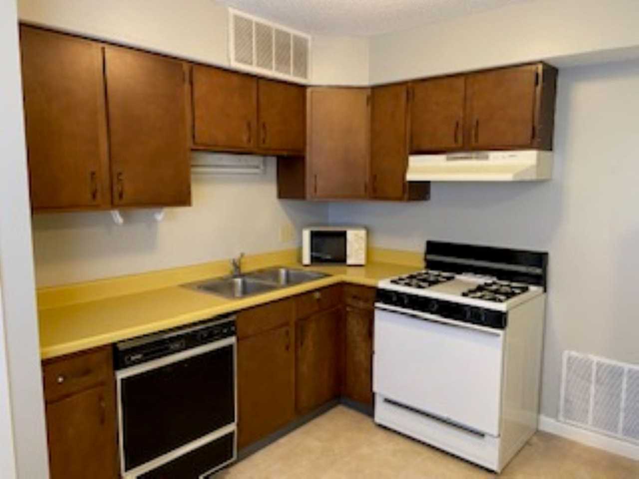 072-Michigan East - Photo 3 of 47