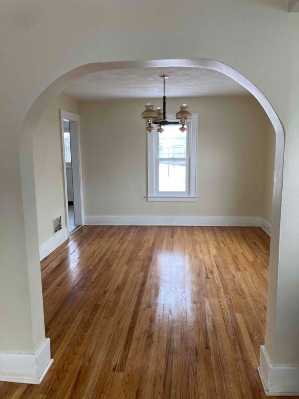 1109 Sunnycrest Rd - Photo 3 of 17