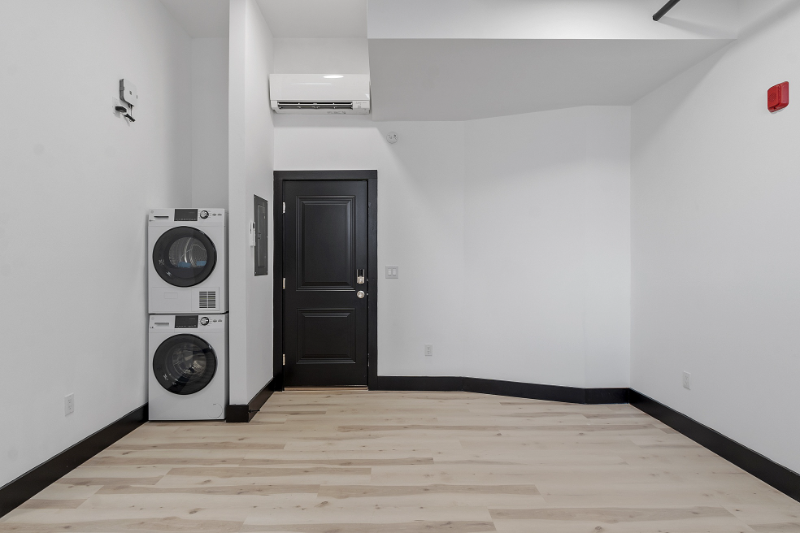 172 W Armour Blvd #18 - Photo 2 of 7