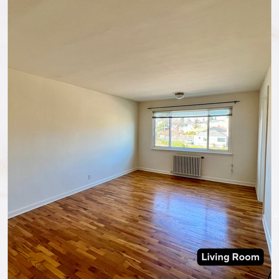 Greenwich - Photo 2 of 9