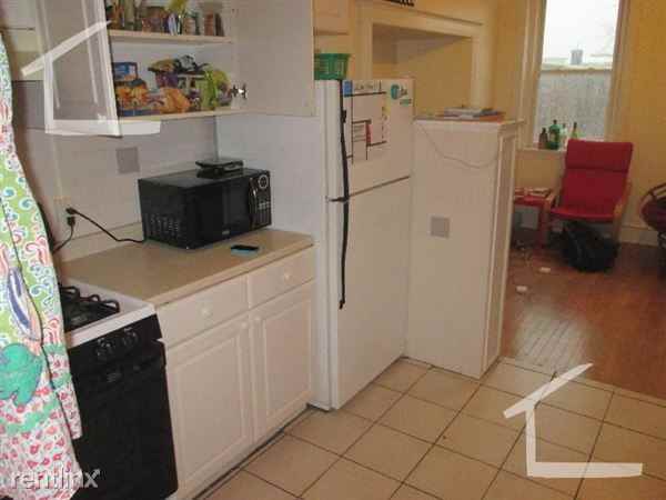 330 Saint Paul St - Photo 3 of 5