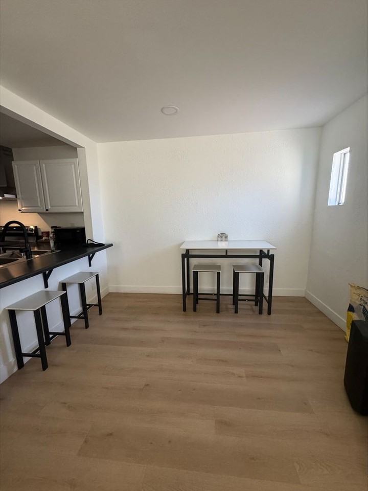 Renovated 2 Bedroom Apartment - Photo 3 of 3